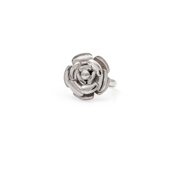 Large Silver 3D Dimensional Rose Flower Ring - Picture 1 of 6